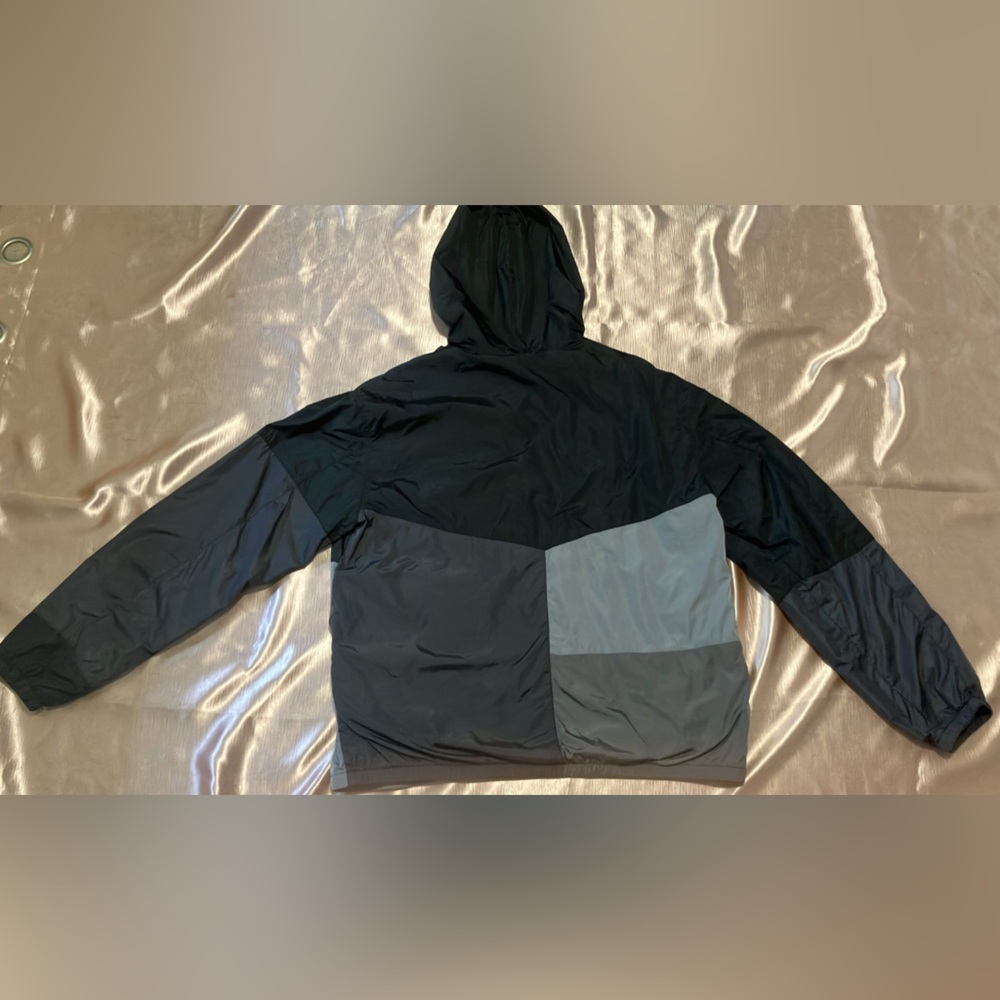 Peloton Black And Gray Performance Jacket - image 5